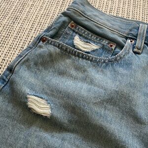 Uniqlo Women baggy denim shorts - high rise